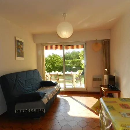 Bormes-les-mimosas, 2 Pieces, 4 Personnes - Fr-1-713-4 Apartment